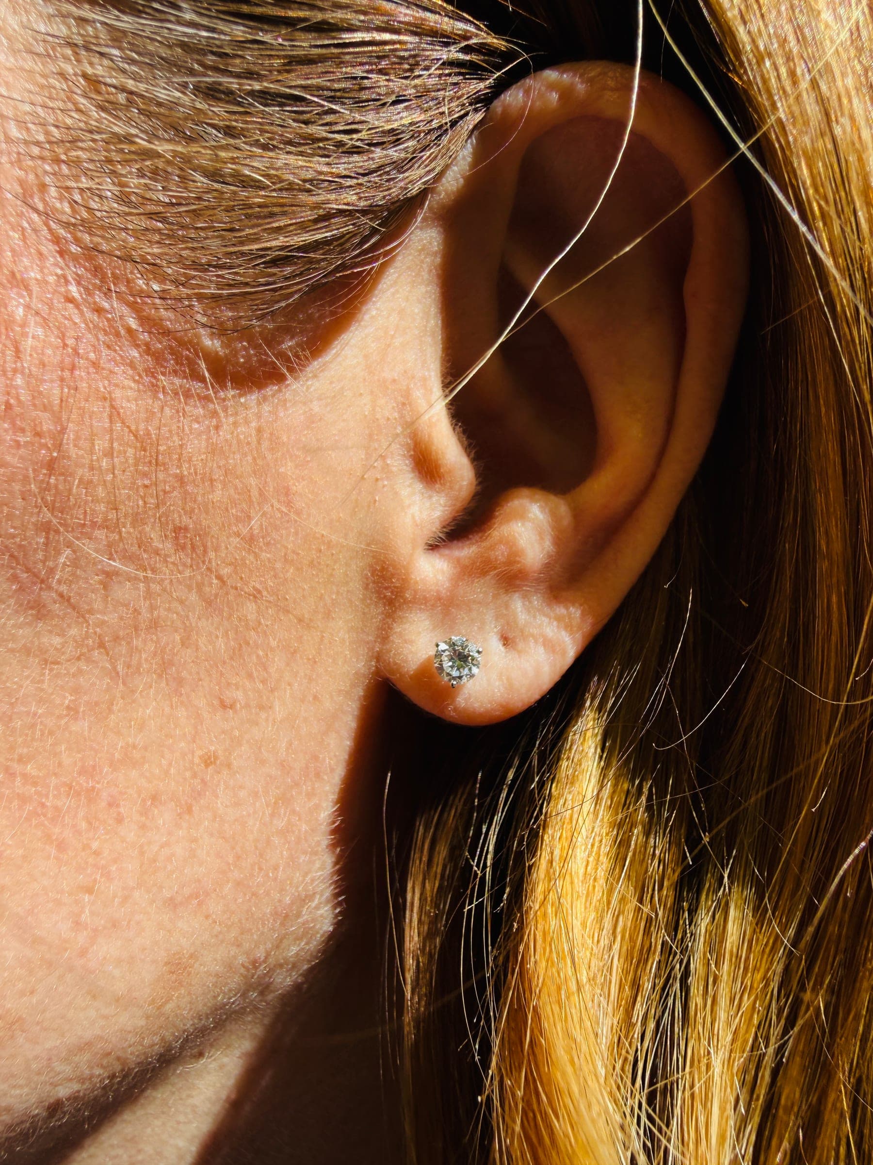 Hiya Studs in yellow gold